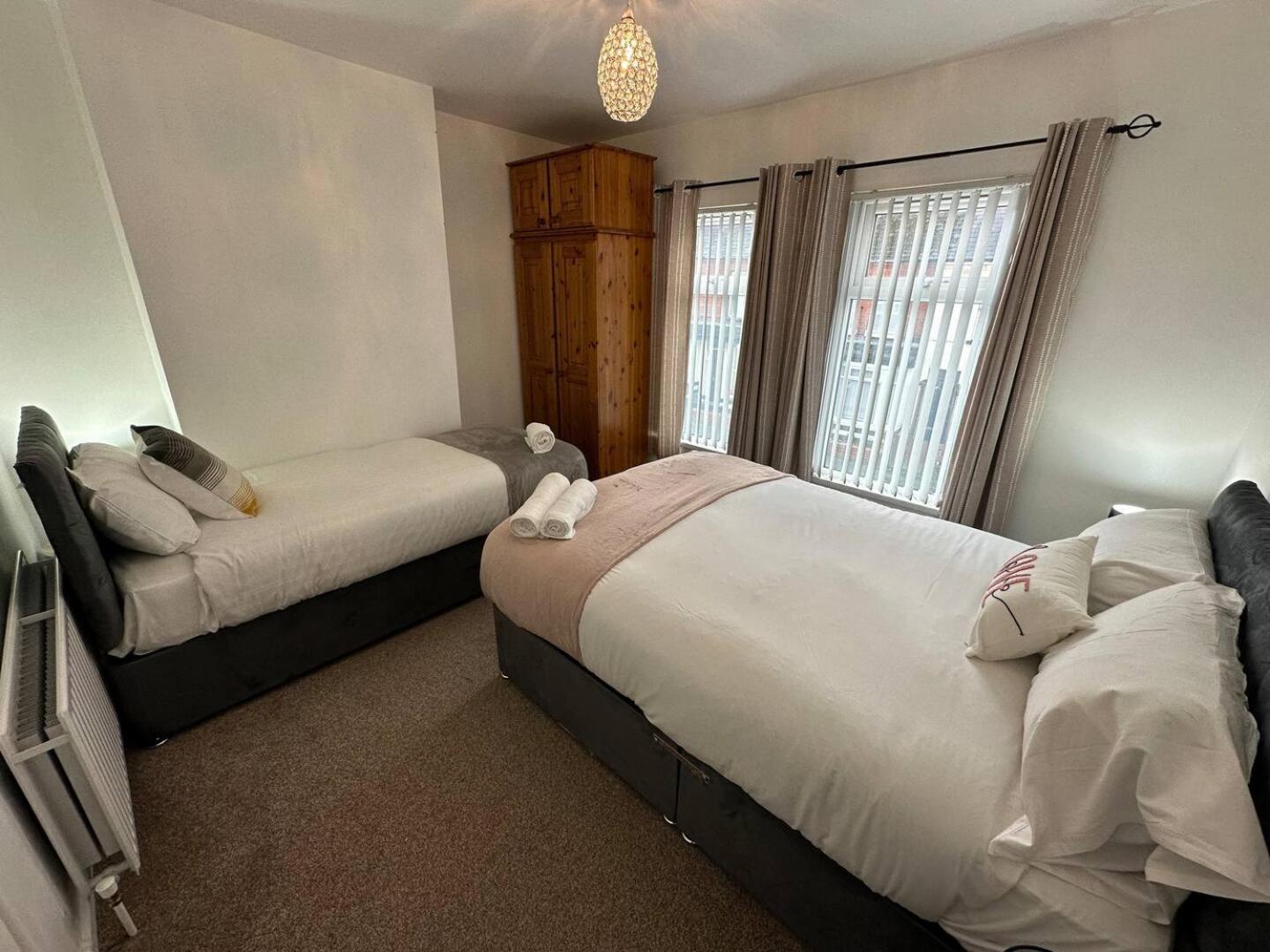 2Br Stylish Ormeau Road House Villa Белфаст Екстериор снимка